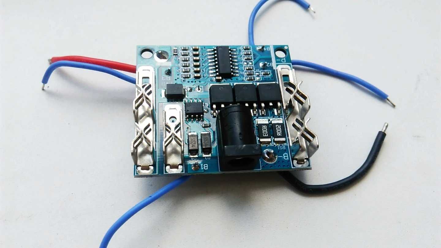 Корпус(кейс) Makita 88VF + BMS 21В под аккумулятор 15х18650 9АЧ Li-Ion