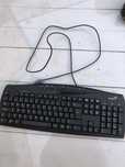 Teclado com entrada antiga
