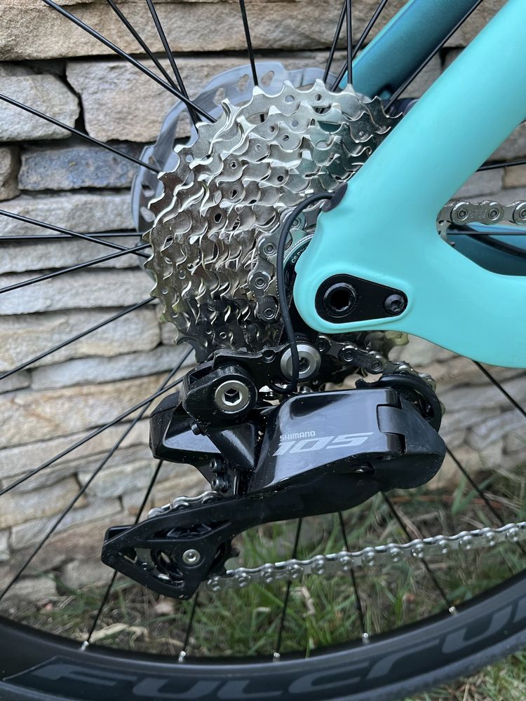 Карбоновий шосейник BIANCHI Road Oltre Race 105 DI2