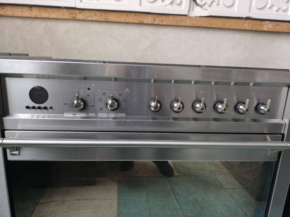 Професійна газова плита Smeg