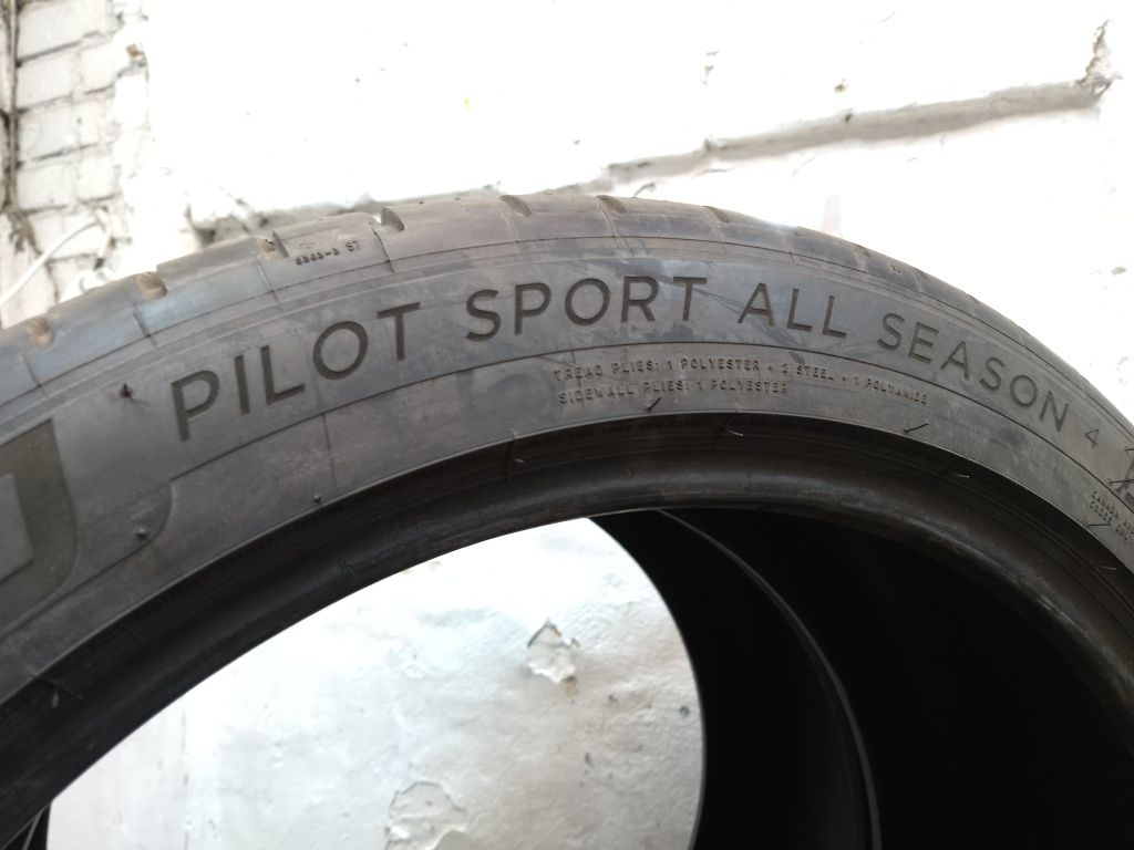 Комплект літніх шин 235/45 та 255/40 R20 Michelin Pilot Sport 4 22/23