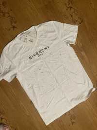 Givenchy футболка белая . Размер 3 XL . Мужская