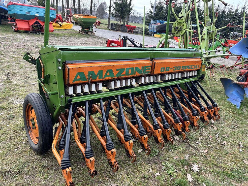 Siewnik Amazone D8 30 special 3 metry zboże trawa poplon
