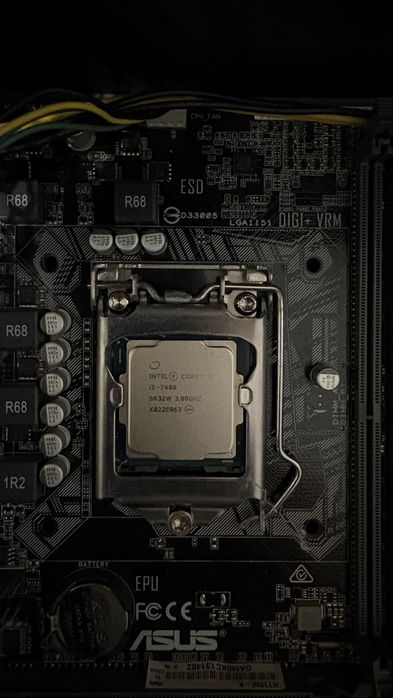 Intel Core 15-7400 e Asustek computer INC H110M-K