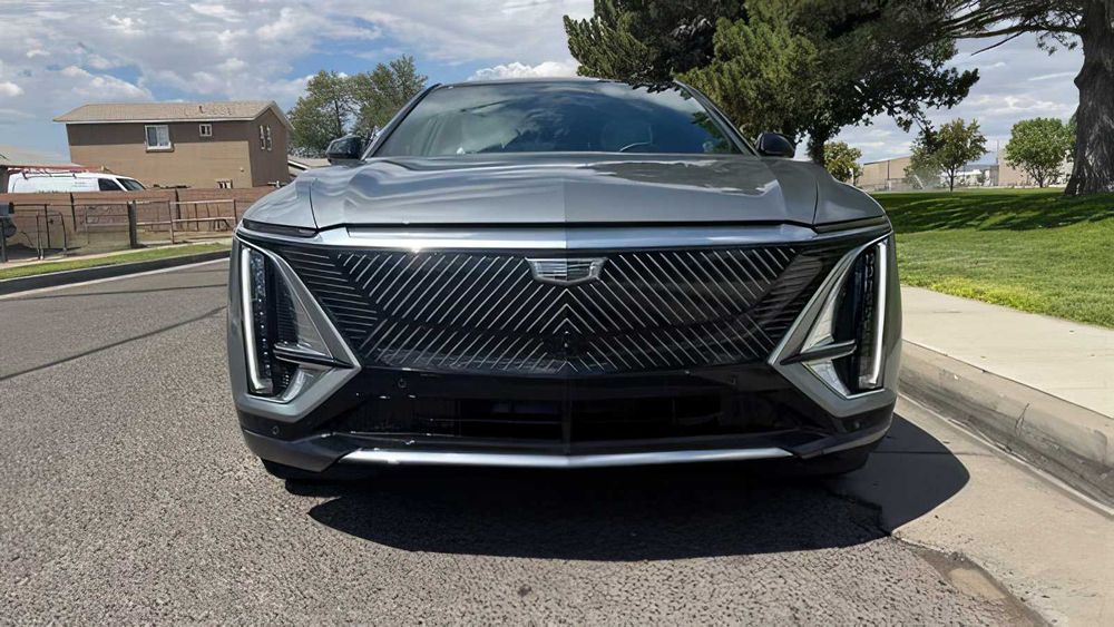 Cadillac LYRIQ      2024