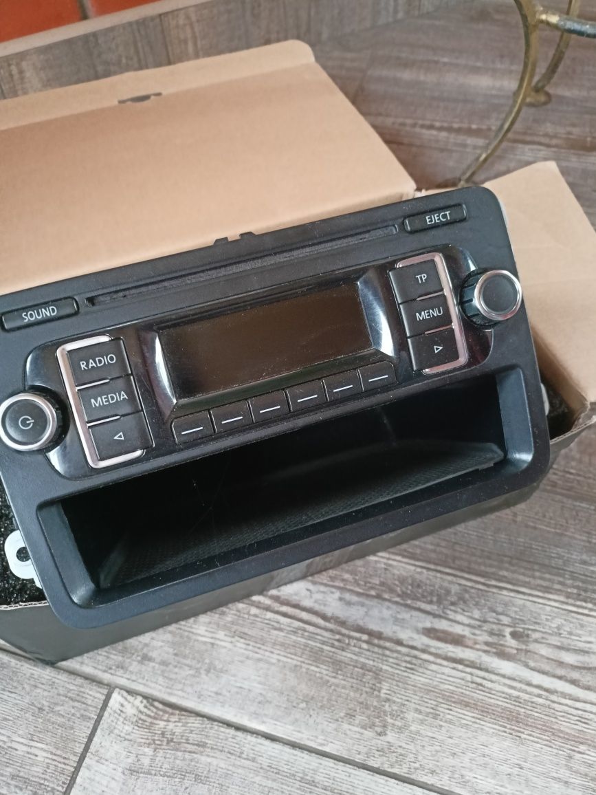 Автомагнітола Volkswagen RCD 210 оригінал (Golf 6, Jetta, Passat, Polo