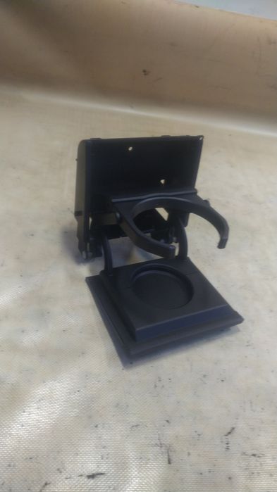 ) Touran 1 uchwyt na napoje kubek