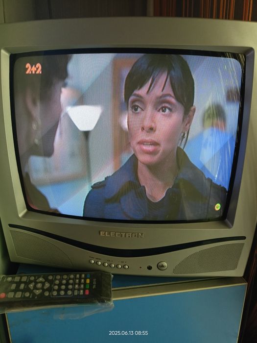 Продам TV Electron // Колонки для ноута