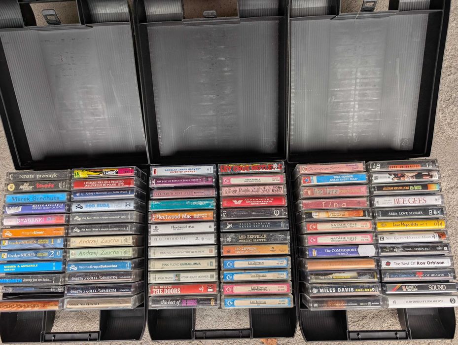 kasety magnetofonowe: oryginalne i do nagrywania, z pudełkami.i