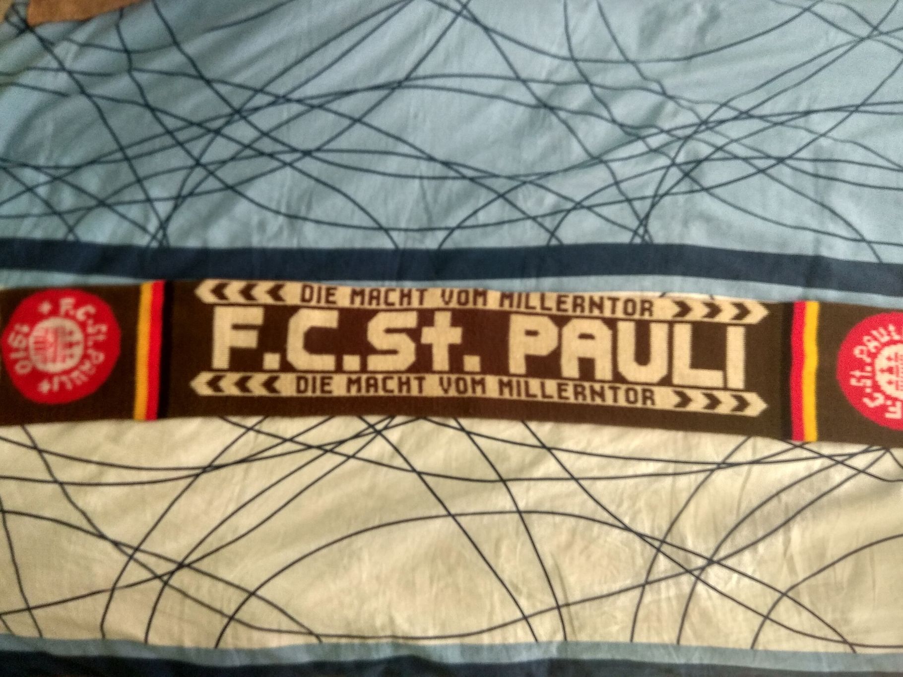 Szalik klubu piłkarskiego FC St. Pauli