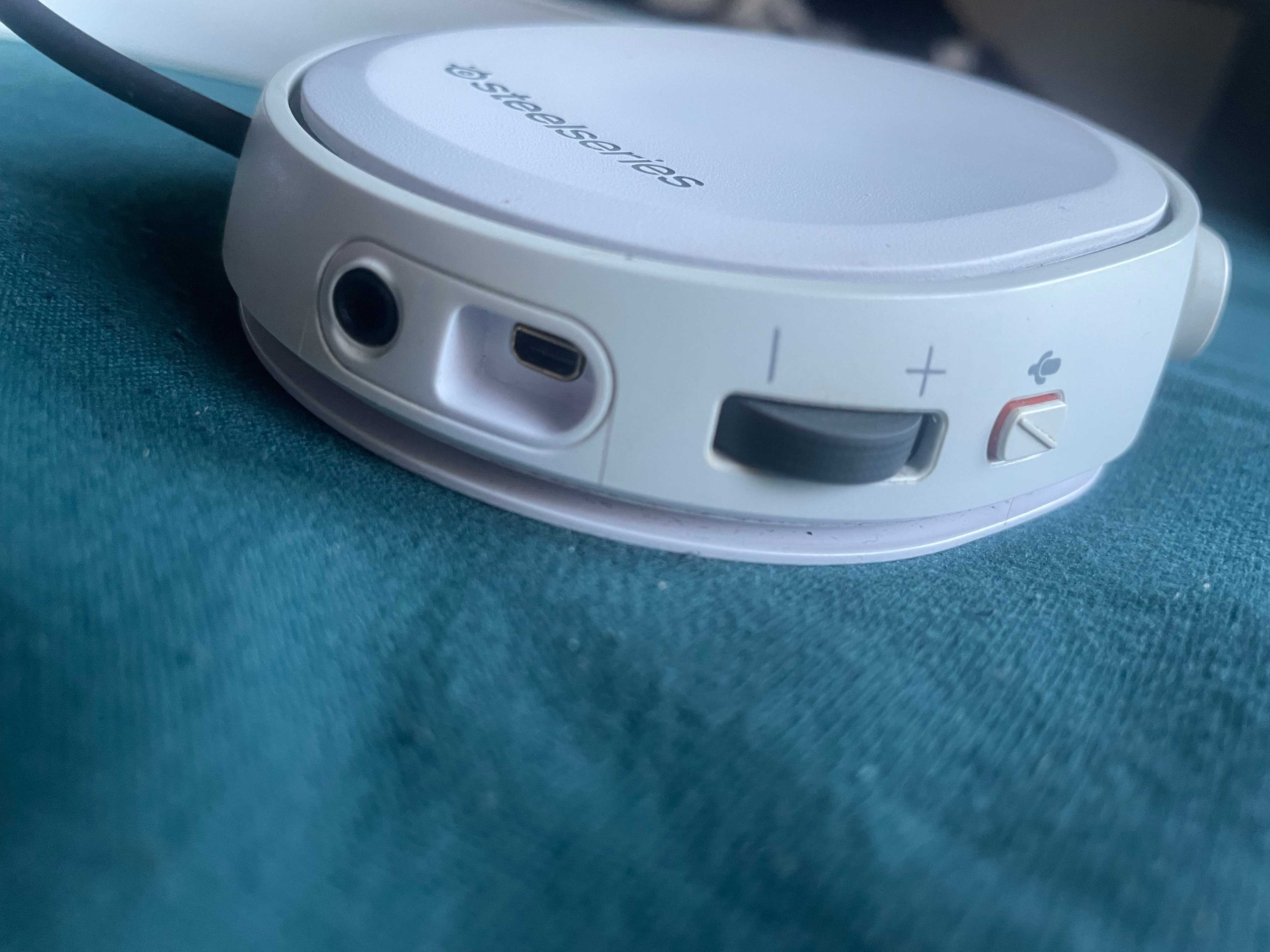 słuchawki steelseries artcis nova 3 pęknięte