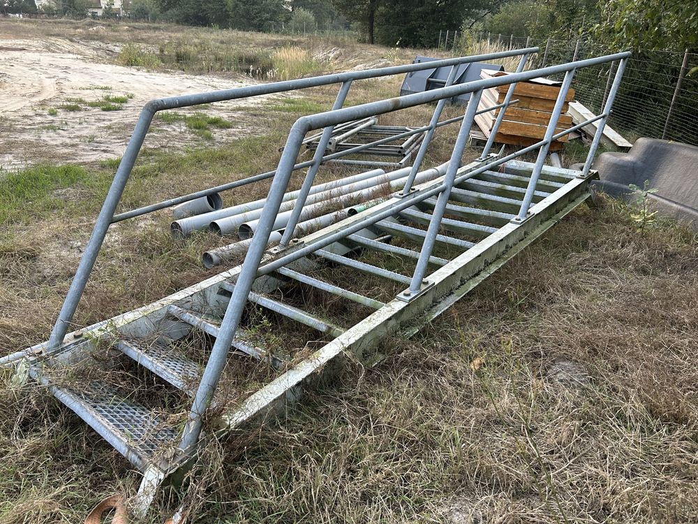 Schody metalowe ocynkowane zewnetrzne