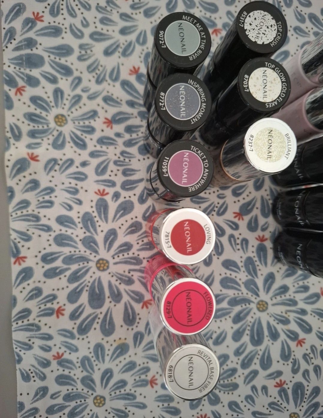 Lakiery Neonail 13 sztuk