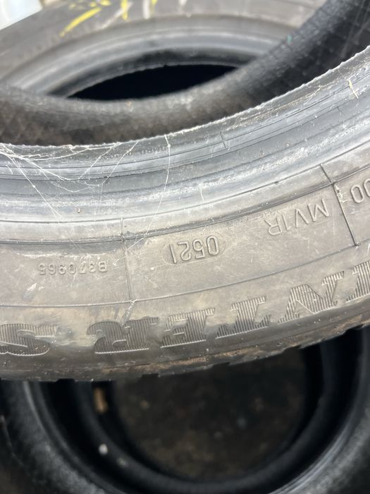 Продам резину Dunlop Winter Sport 4D RunonFlat 225/55 R17