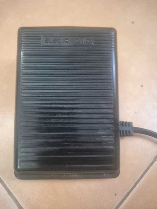 Pedal Controlador Speed KD-2902 + Cabo Tripolar Máquina de Costura