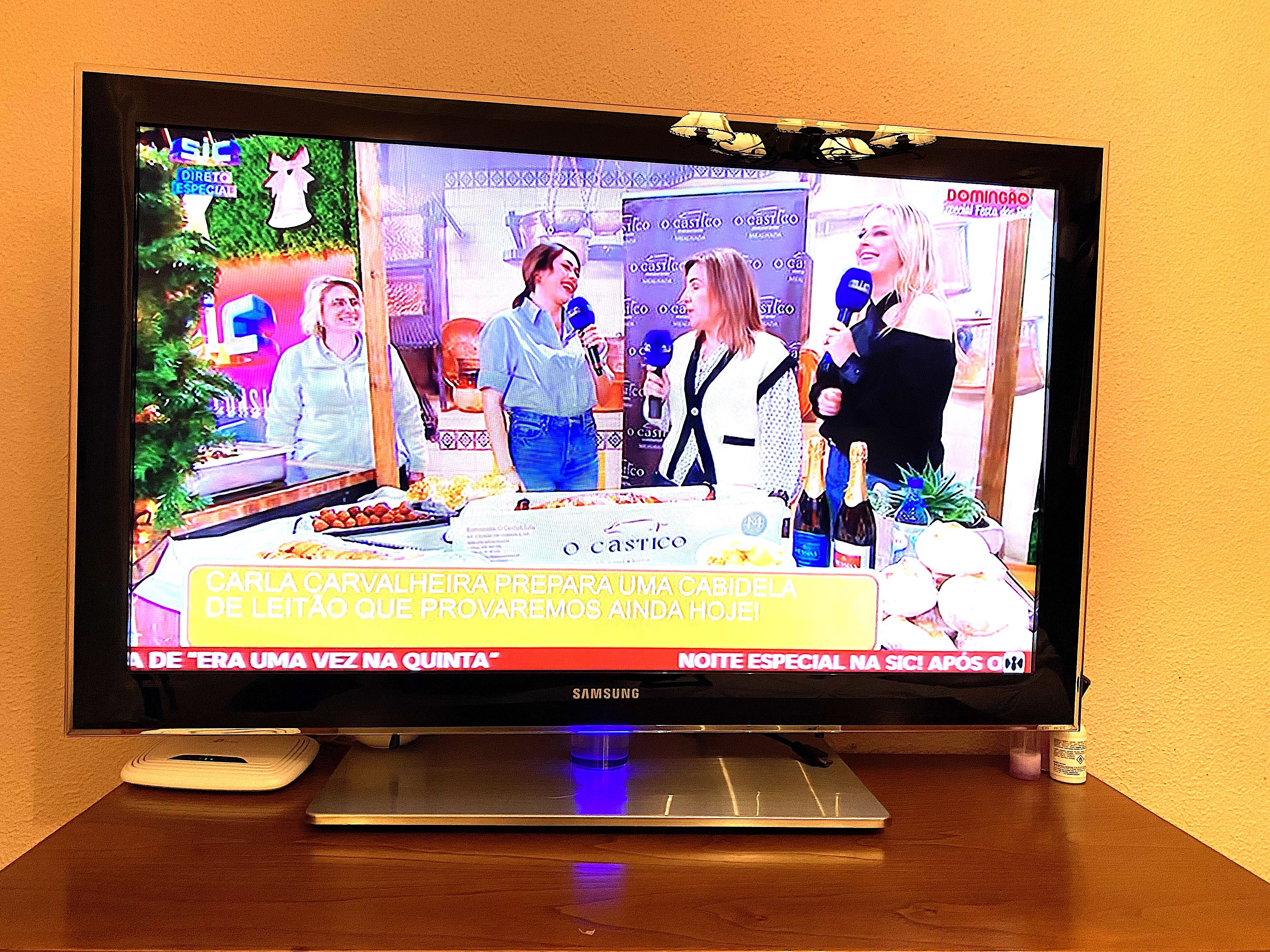 Samsung TV LED 40" - como nova.