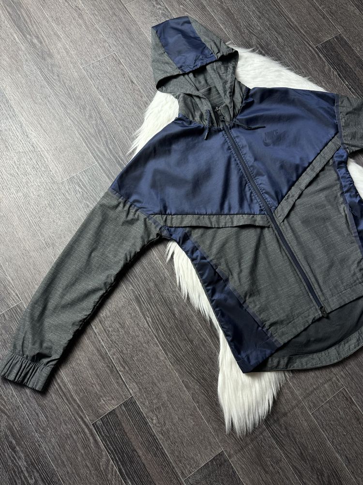 Nike Pro Running вітровка жіноча