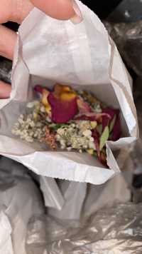 Suszone kwiaty konfetti na ślub róża gipsówka eukaliptus itd