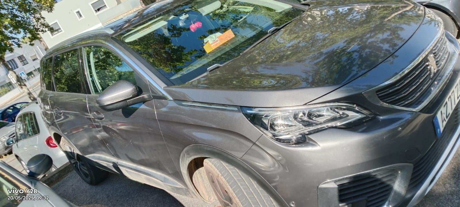 Carro Peugeot 5008