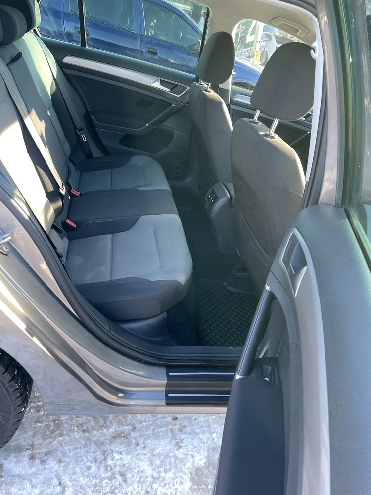Volkswagen E-Golf 2015 рік 24 кВ