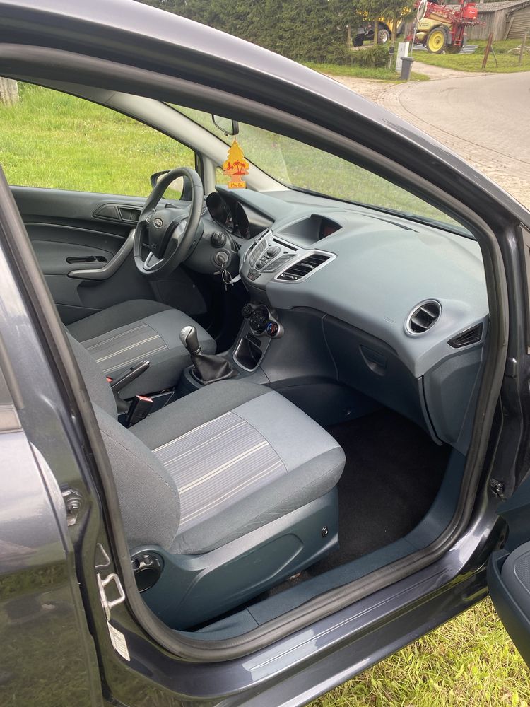 Ford fiesta 1,25 benzyna ładna sprowadzona