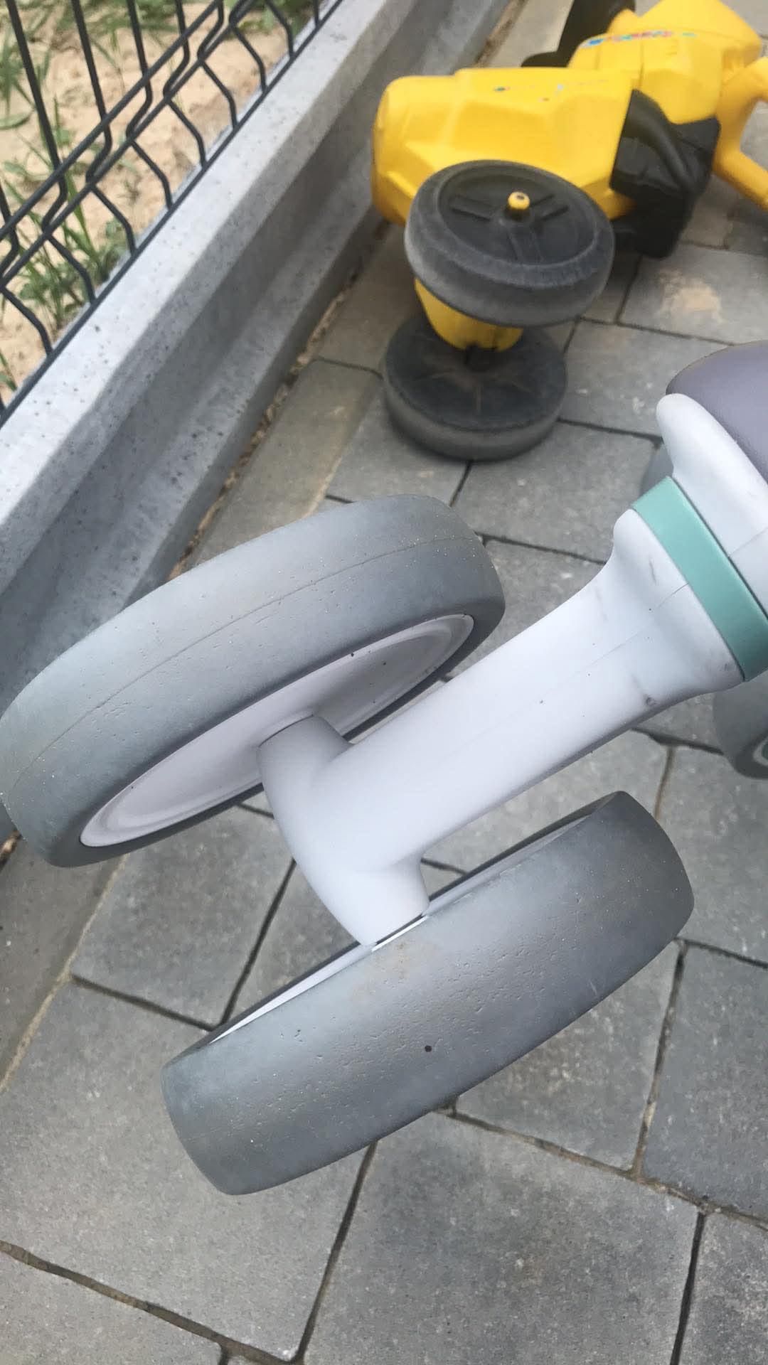 Jezdzik, rowerek biegowy dla malucha, kask gratis