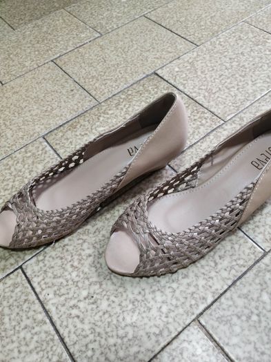 Sapatos NOVOS