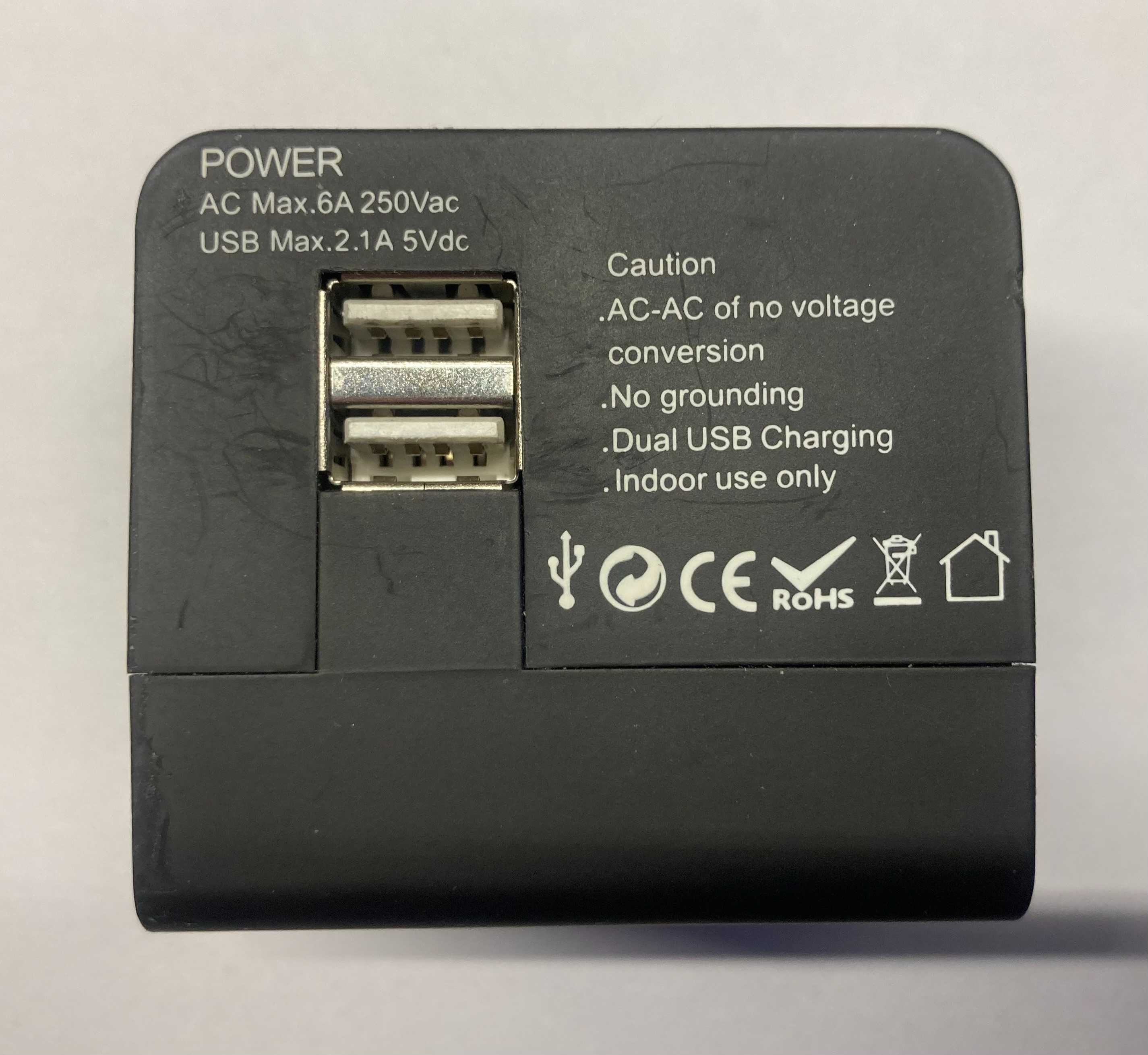 Універсальний дорожній мережевий перехідник PowerPlant з USB-виходом