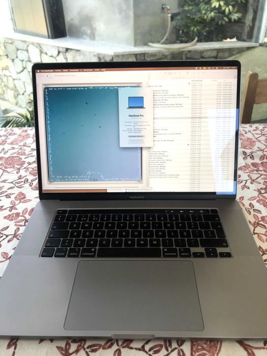 Macbook Pro 16" (2019)