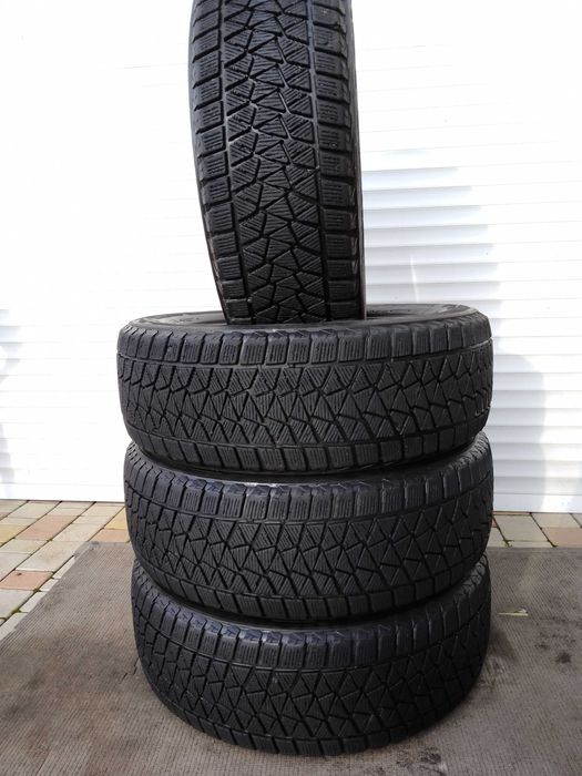 Шины зимние Bridgestone 225/60/18. Б/У