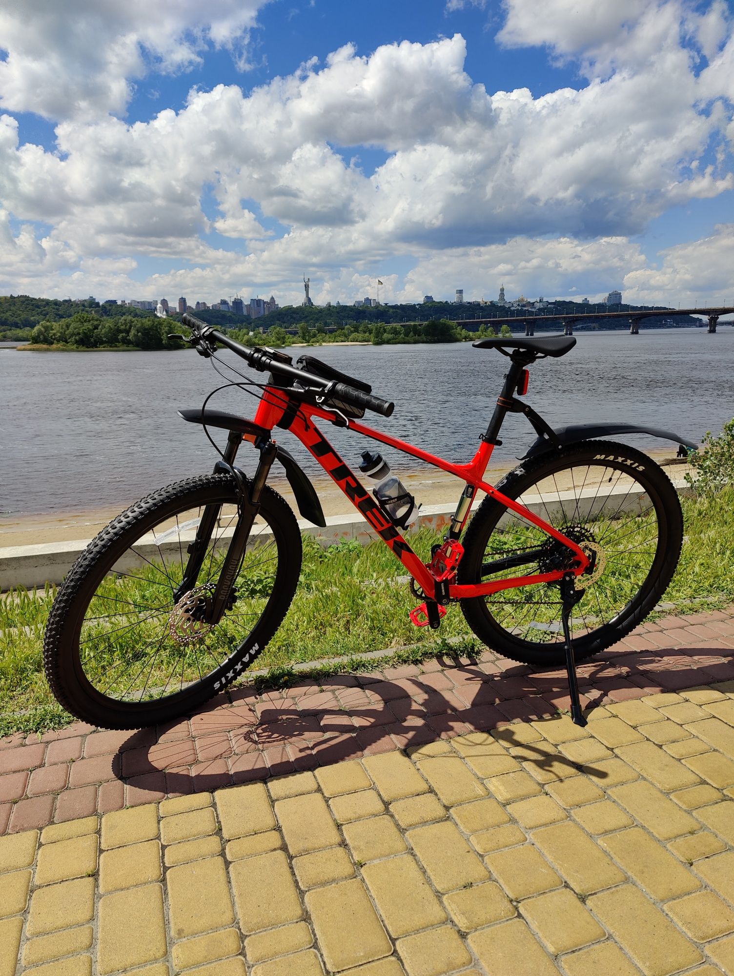 Велосипед Trek MARLIN 8 29" красный -2022 (L)