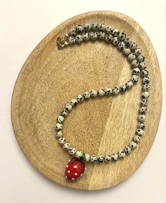 Naszyjnik z japisu dalmatyńskiego z truskawką boho hit
