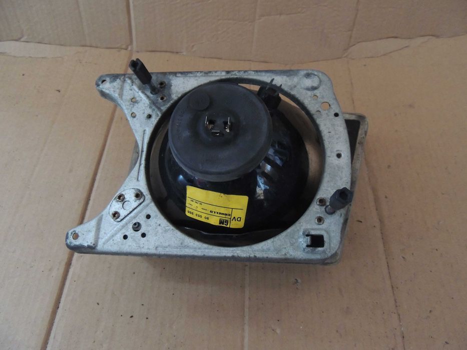 Lampa przednia prawa europejska Opel Kadett D 79,80,81,82,83,84
