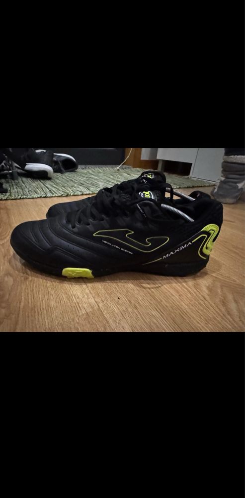 Sapatilhas joma 44