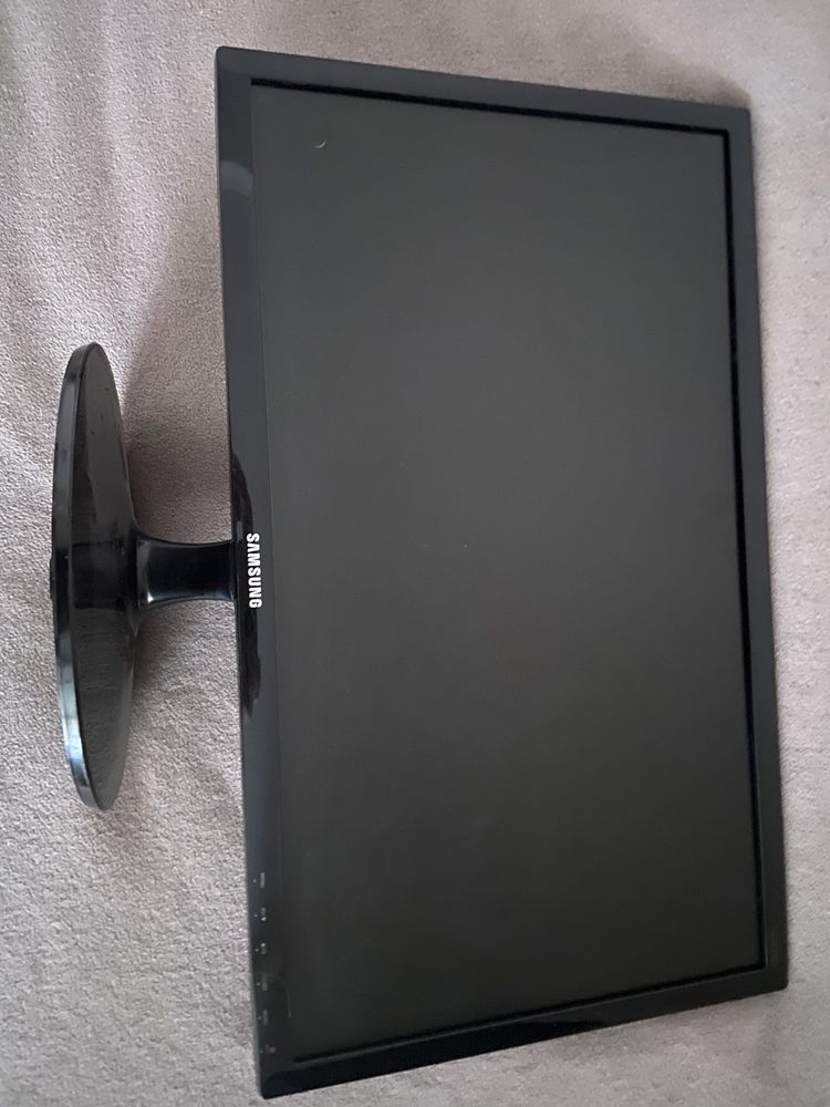 Монітор Samsung  S24D300h