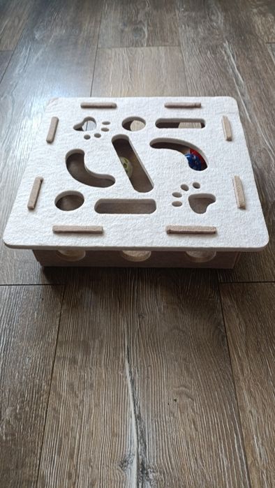 Zabawka logiczna dla kota