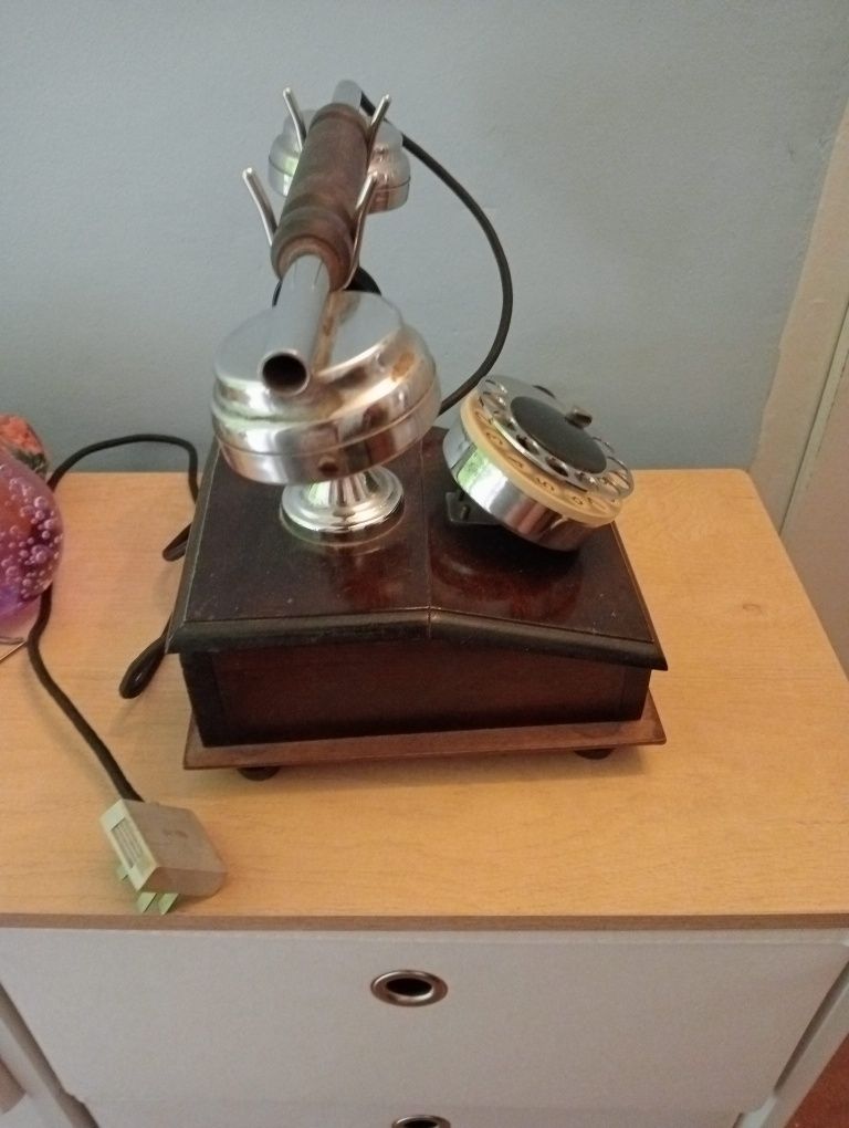 Stary piekny telefon