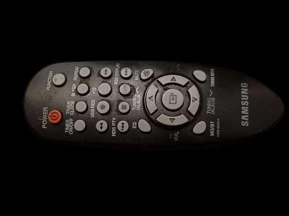 Wieża stereo Samsung MM-E330