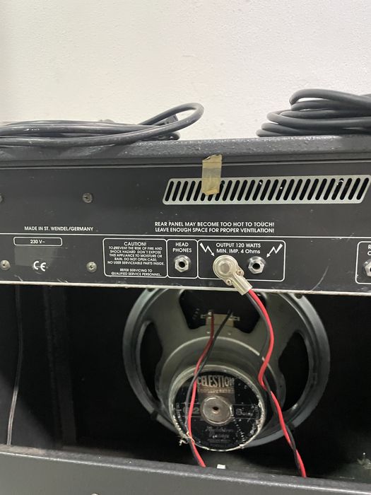 Combo / amplificador Hughes & Kettner ATTAX 100