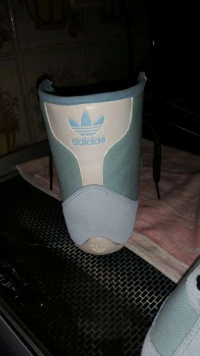 Vendo ou troco ,Ténis Adidas de luta... novos