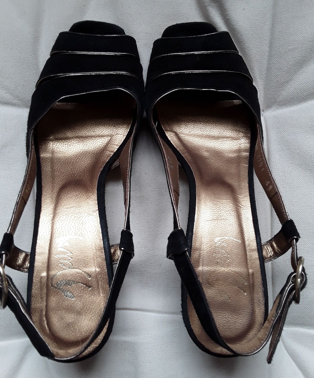 Sapatos de senhora pretos com dourado, marca Sorriso, Tam 36 meio