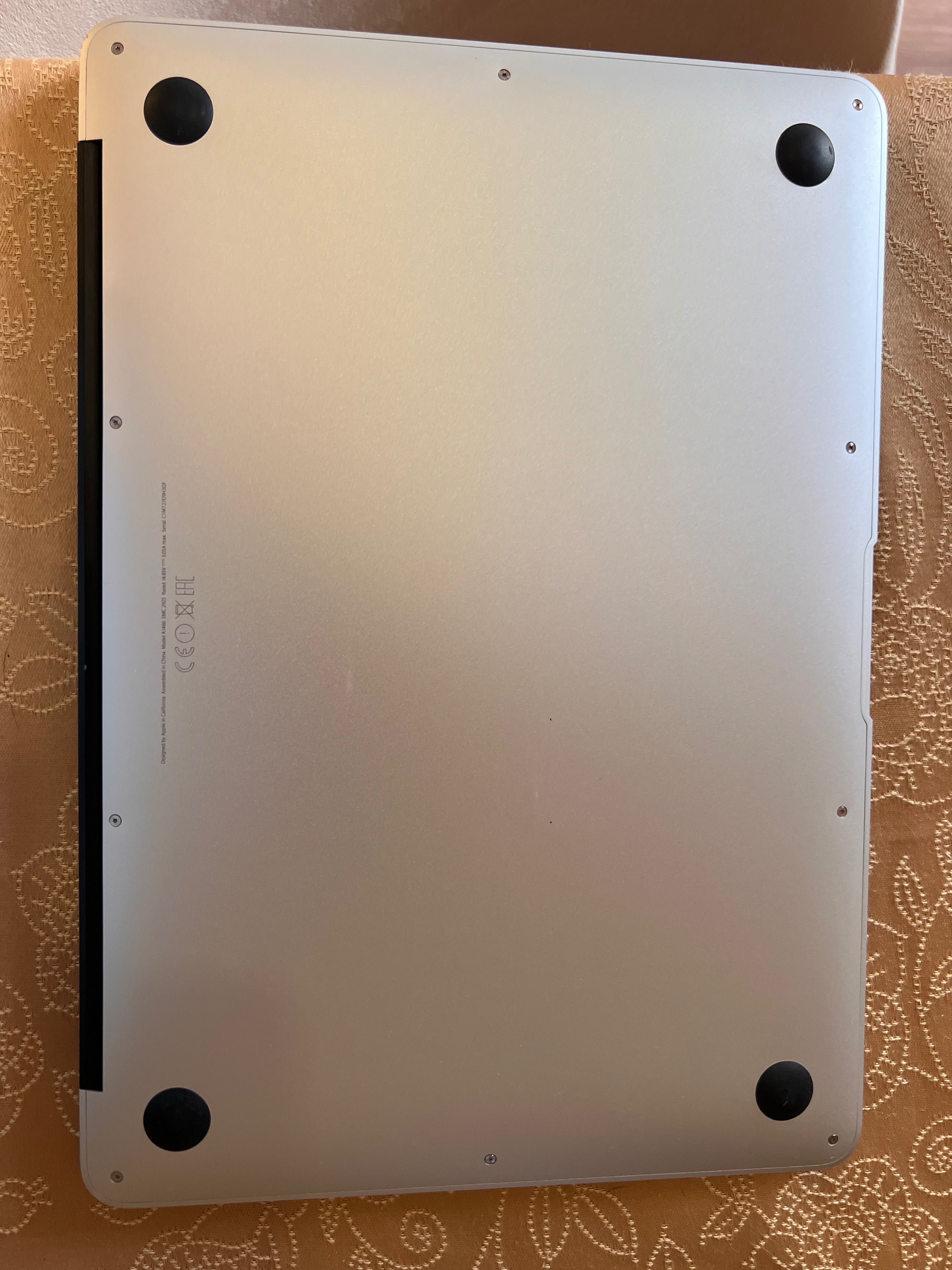 MacBook Air 13 (não funciona teclado e rato)