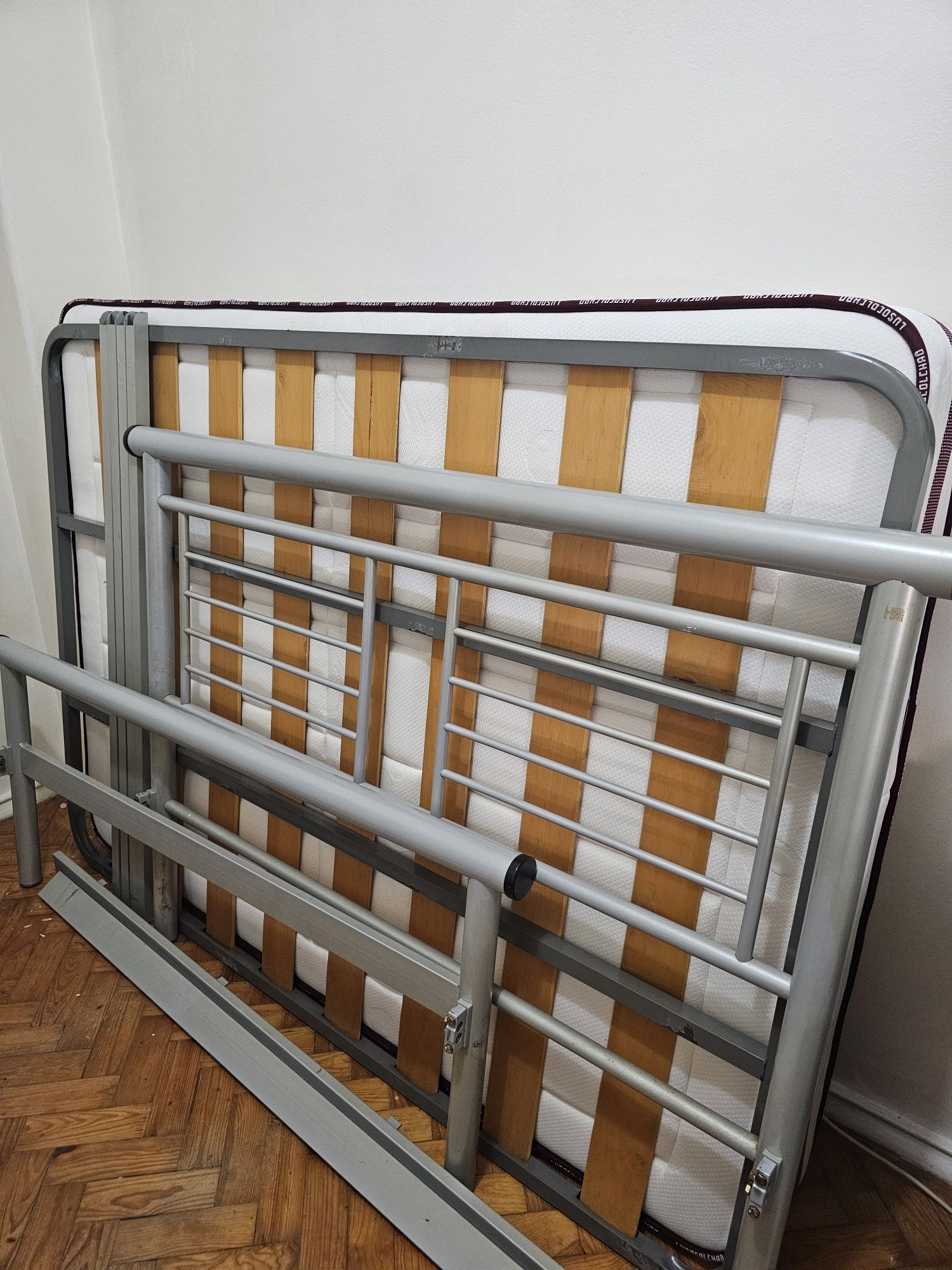 Cama em ferro + colchão 183x133