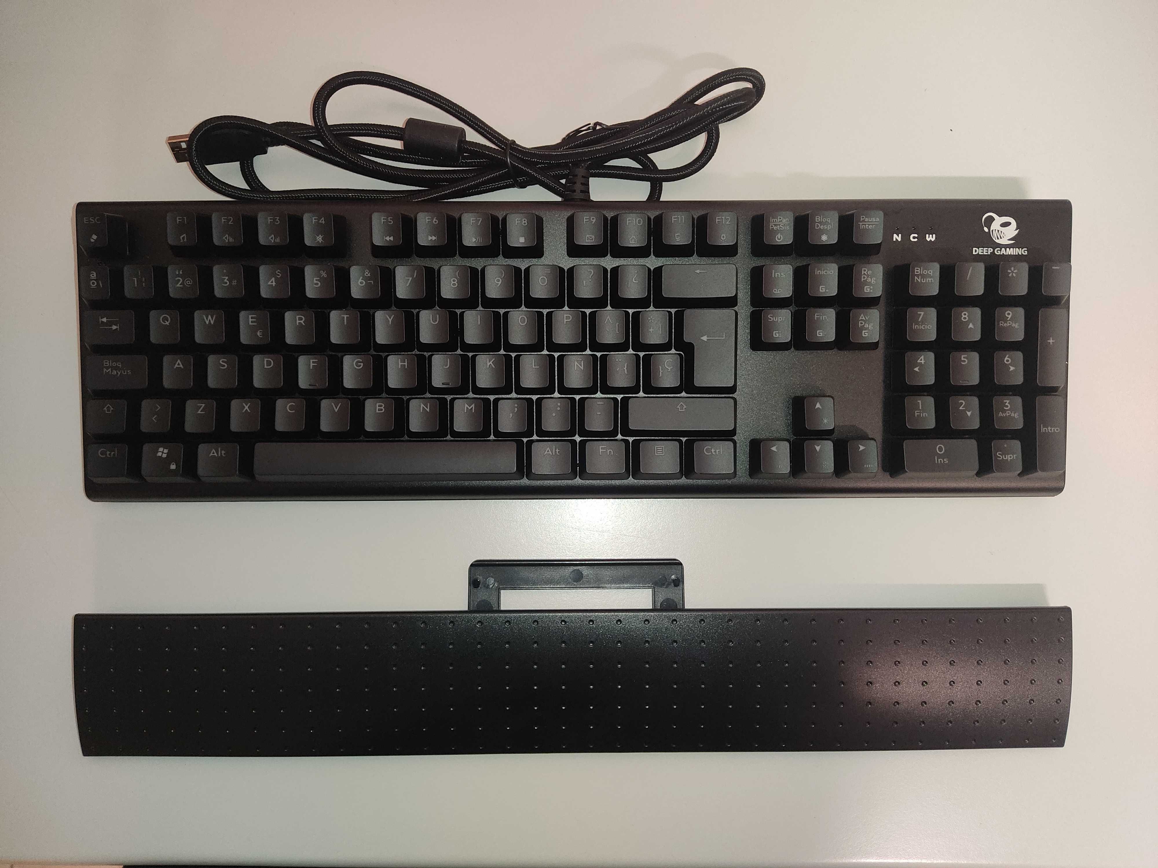 Teclado mecânico gaming em espanhol