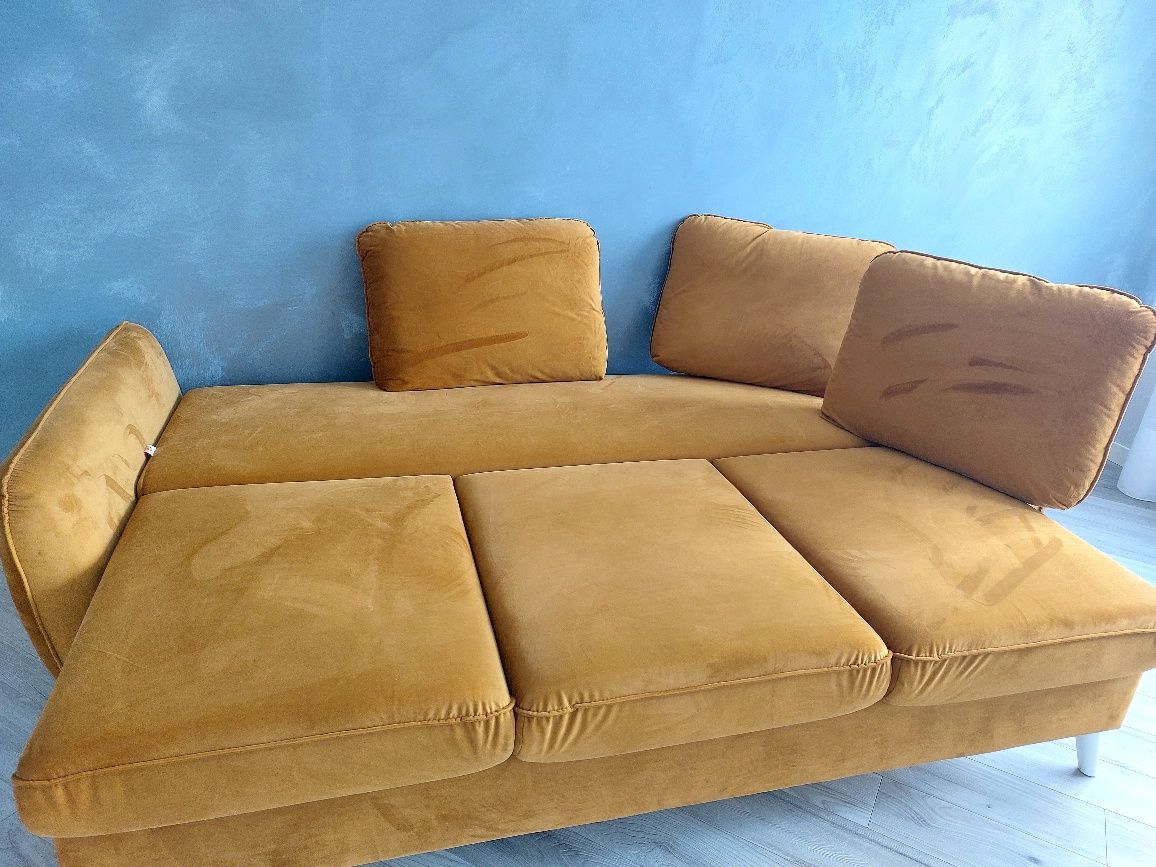 Продається диван в ідеальному стані +4 крісла такогож кольору.м.Львів