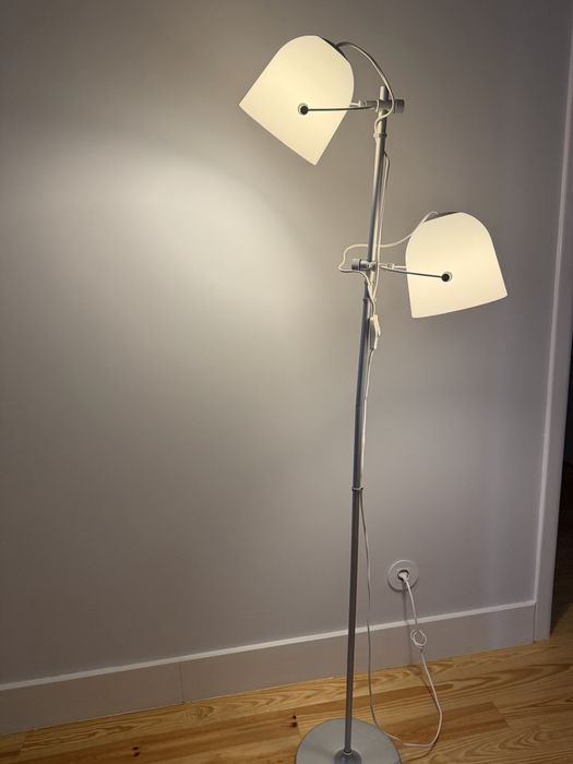 Candeeiro IKea em bom estado com lampadas a funcionar