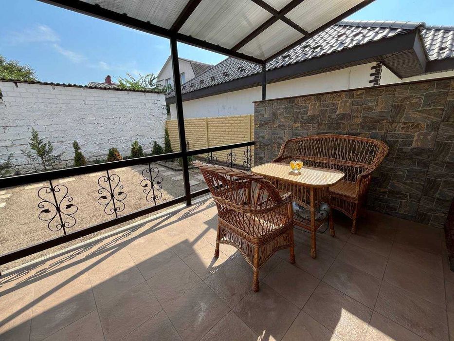 Продам 2-х этажный, современный, дом новой постройки в Центре