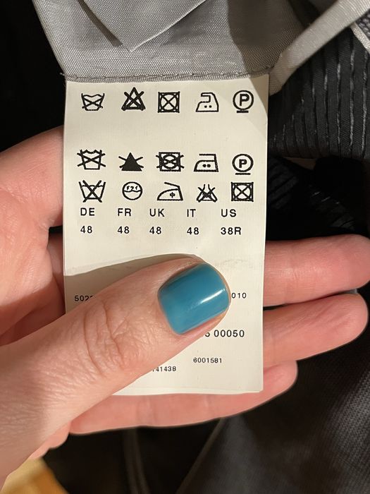 Костюм чоловічий Boss, 48 розмір.