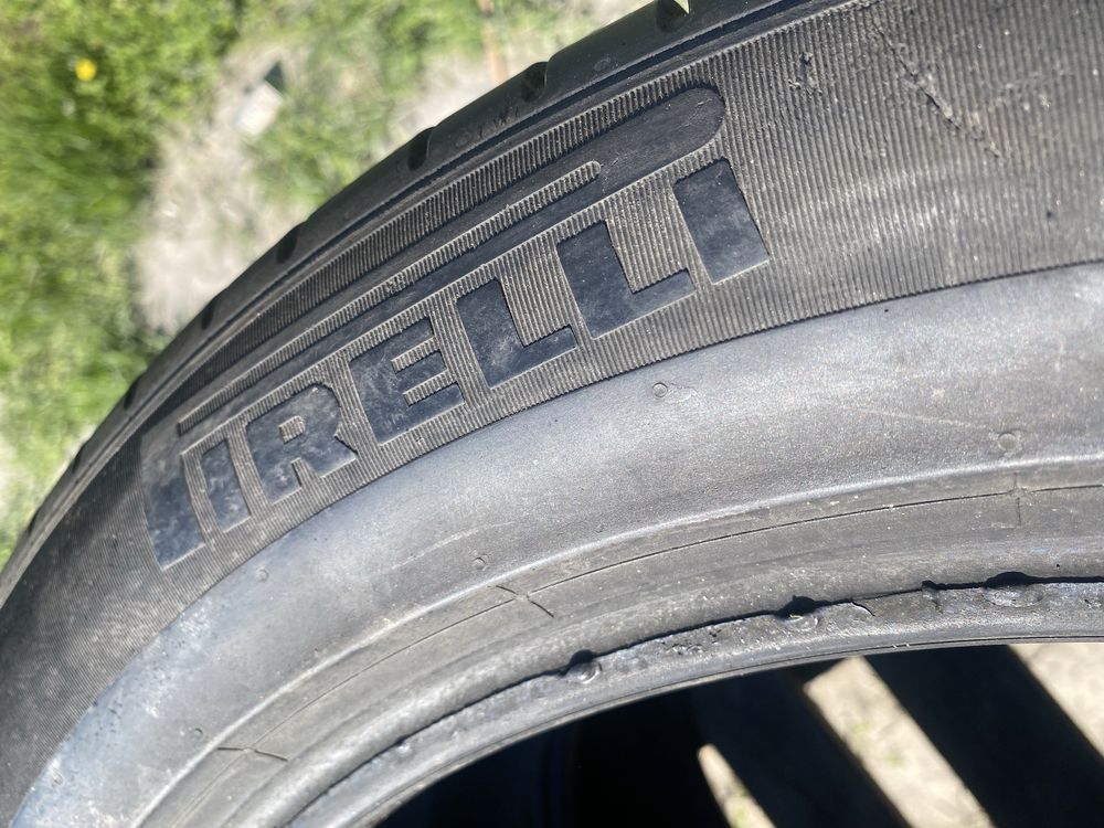 666 Пара бронированных летних шин R20 305/40 Pirelli