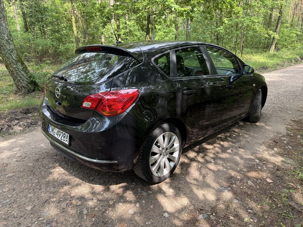 Opel Astra J 1.4 turbo 140km Euro 6 2015r hatchback czujniki klima